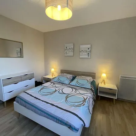 Appartement En Bord De Mer Avec 2 Chambres, Balcon, Parking Et Lave-Vaisselle - Fr-1-224C-243 *