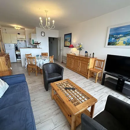 Appartement En Bord De Mer Avec 2 Chambres, Balcon, Parking Et Lave-Vaisselle - Fr-1-224C-243 Apartamento